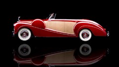 Silver Rolls Royce wraith