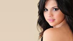 Simple Background faces brunettes