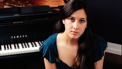 Singers Vanessa Carlton pianist