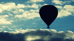 Skies hot air balloons