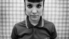 Skinhead girl