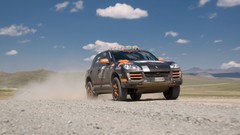 Smoke Porsche front Cayenne rally