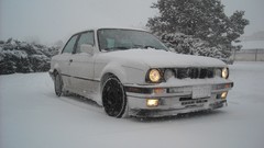 Snow BMW BMW E30 325iX