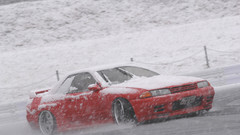 Snow drifting cars Nissan