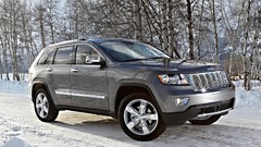 Snow winter jeep SUV grand Jeep Grand Cherokee