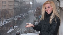 Snow winter woman Christmas cars faces snowball blondes smiling 