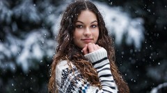 Snow woman brunettes models