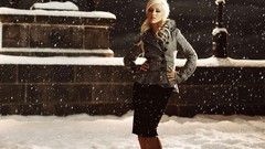 Snow woman Christina Aguilera blondes