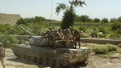 Soldiers Army tanks