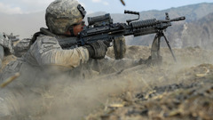 Soldiers military M249 US Army Elcan Optical Technologies