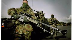 Soldiers military snipers M249