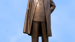 Soldiers north korea statues