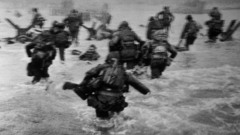 Soldiers War normandy grayscale