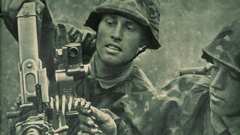 Soldiers weapons World War