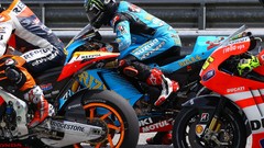 Sports Men Honda Suzuki Ducati motorbikes