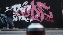 Spray graffiti spray paint