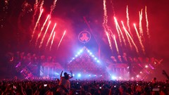 Stage fireworks Q-Dance Defqon.1