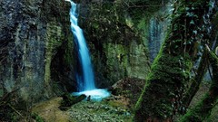 Stones Green moss rocks falls