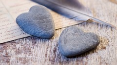 Stones love feathers