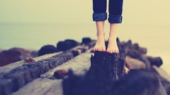 Stones situation feet woman legs pants