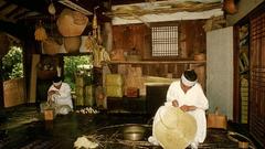 Straws Korean baskets worker