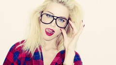 Style woman glasses blondes amber heard