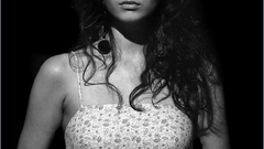 Summer glau grayscale
