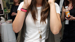 Sunglasses lacoste brunettes woman