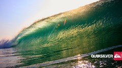 Surfing quiksilver