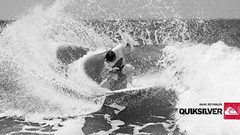 Surfing waves quiksilver