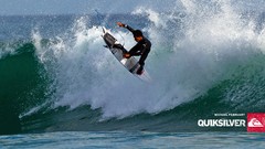 Surfing waves quiksilver
