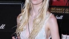Taylor momsen