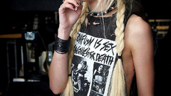 Taylor momsen