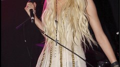 Taylor momsen