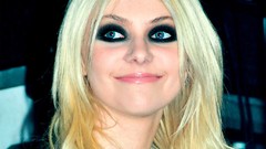 Taylor momsen