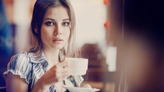 Tea woman blue eyes brunettes