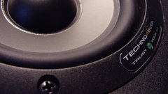 Techno speaker 1280x1024 forever technoever