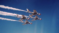 Thunderbirds widescreen airplanes contrails stunt flying USAF 