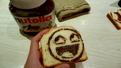 Toast Awesome Face nutella