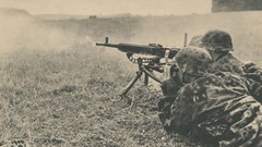 Totenkopf MG Gunners high