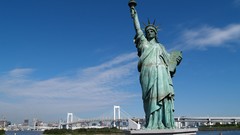 Town Tokyo Manhattan statues Statue of Liberty Bridges 