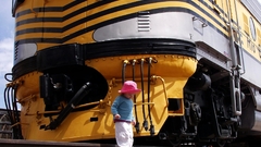 Trains child locomotiv zug