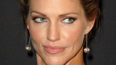 Tricia helfer