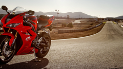 Triumph motorbikes race motorbikes