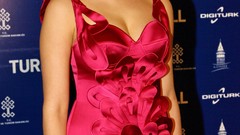 Turkish leyla ile mecnun Melis Birkan