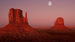 Utah moonrise Monument Valley