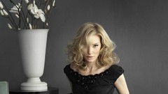 Vase Actress Bailey cate blanchett white dress richard black 