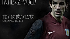 Villa soccer Robert Pires