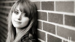 Wall black and white woman brunettes