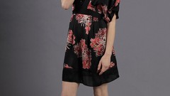 Wall woman fashion redheads Marielle